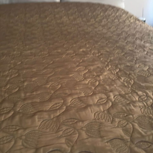Zara Home quilt gold chestnut 250×230 cm like new