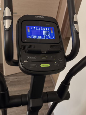 Elliptical machine like new with multiple workout programs