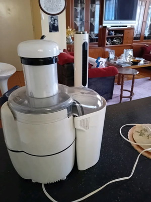 Fruit juicer used for pomegranates and other fruits