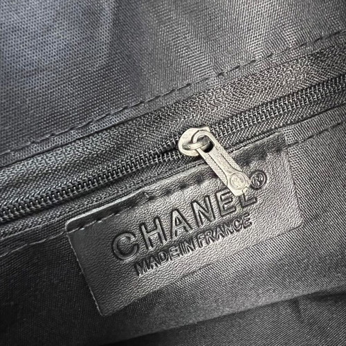 Chanel shoulder bag new, black and white, 35x25cm