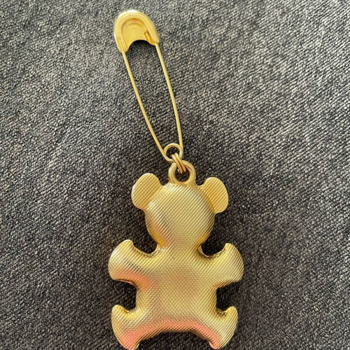 Teddy bear keychain like new