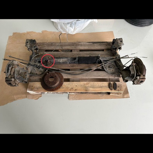 Nissan Pulsar C13 rear axle used with brake discs and calipers