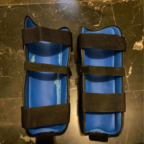 Kickboxing shin guards