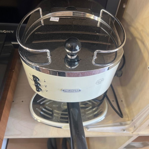 Εσπρεσιέρα Delonghi μεταχειρισμένη, σε άψογη κατάσταση