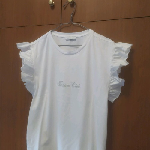 Pink Woman white t-shirt used with ruffles and embroidery, size L