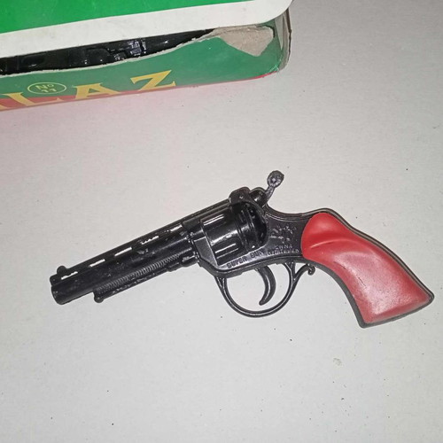Greek Pilaz No11 pistols pack of 12 with rare original box from 70s