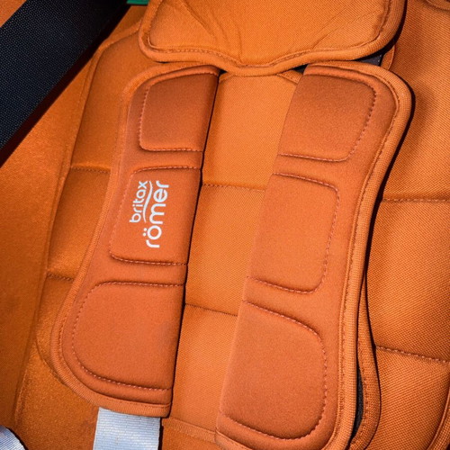 Britax Romer Advansafix Premium Car Seat like new, cognac