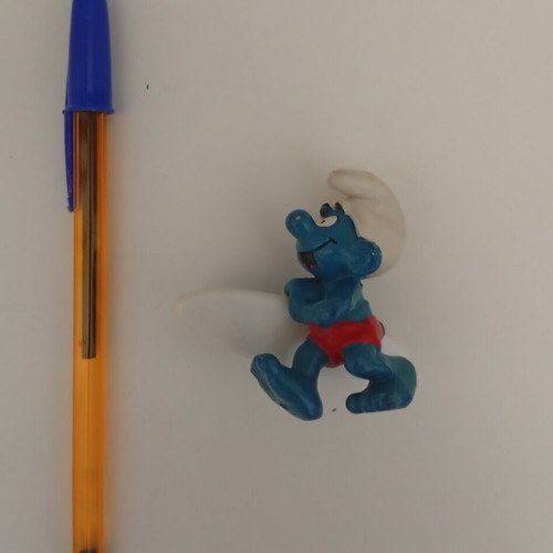 Schleich Peyo Smurf The Lost Village Surfer Figure with Surfboard