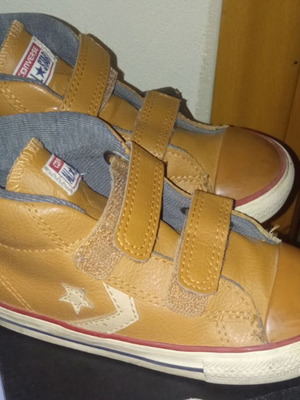 Converse kids shoes like new, size 25