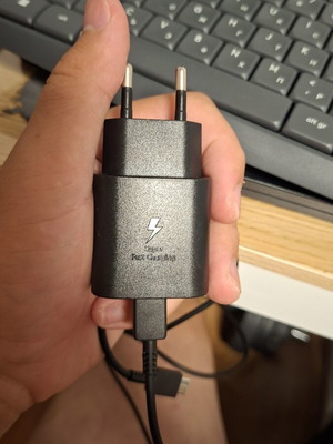 Samsung 25W charger with 2.0 cable new