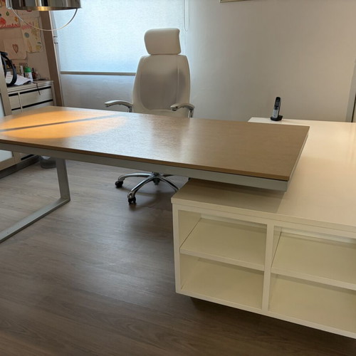 Corner desk 2.17x1.63 m white lacquer with white leather chair like new