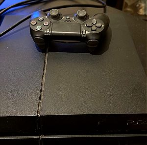 PS4 500 GB + default black controller