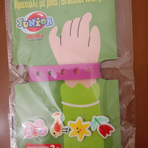 Goody's Junior bracelet set with cute pins, new