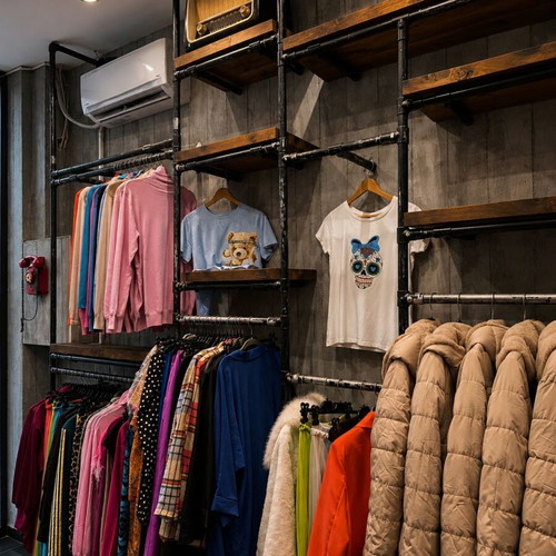 Fashion store fully equipped 22 sqm in Korydallos