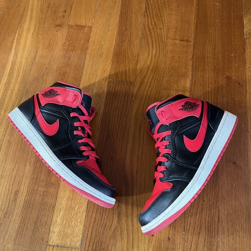 Nike Air Jordan 1 Mid sneakers used, black and red, size 40.5