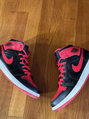 Nike Air Jordan 1 Mid sneakers used, black and red, size 40.5