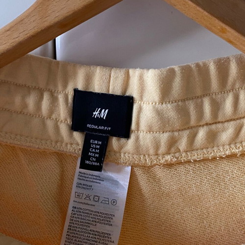 H&M shorts size M new, yellow