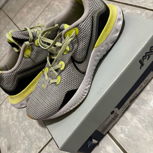 Nike Renew Run shoes used, gray and black, size 42.5