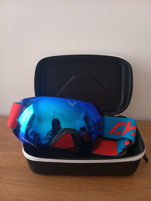 Dynafit ski goggles new with anti-fog lens