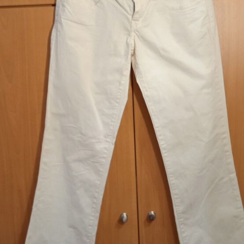 Denim Dreams white pants like new, elastic fabric with embroidery