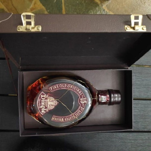 Dimple Whiskey Gift Box 2004 like new, aged 37 years