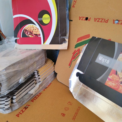 Delivery boxes new for grill house and pizza in various sizes