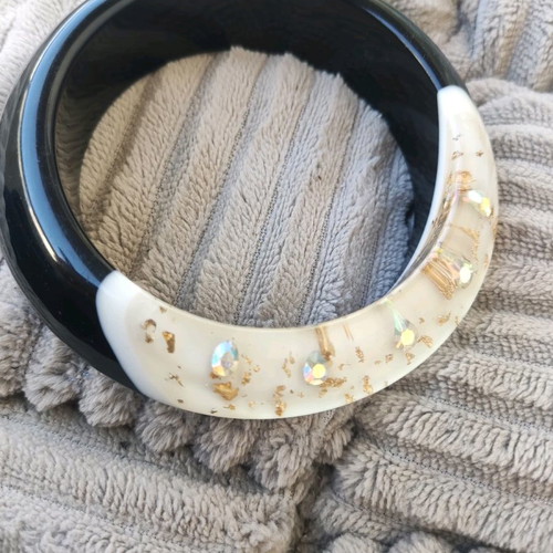 Bracelet new black and white with fixed design and rhinestones