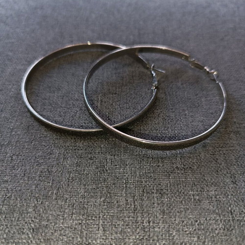 Silver hoop earrings with black/grey glitter like new, stainless steel