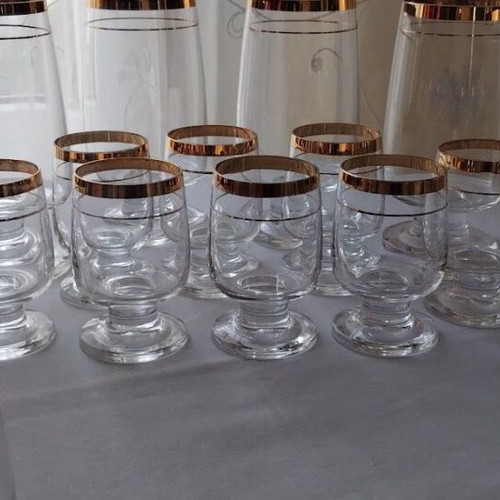 Crystal glasses like new, pack of 22 with gold detail