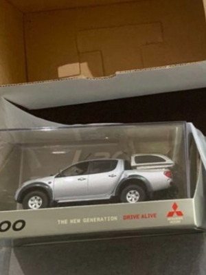 Μινιατούρα L200 Mitsubishi καινούργια, ασημί μεταλλική