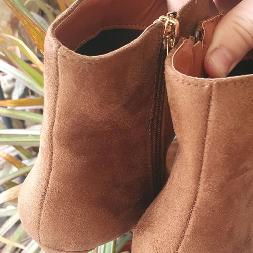 Diamantique women's ankle boots size 38 camel suede like new