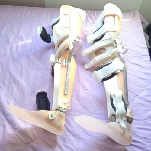 Thigh-calf-foot orthoses like new, lower limb braces