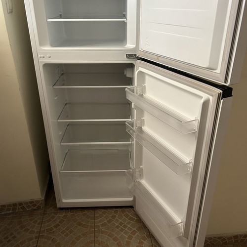 United refrigerator medium size like new