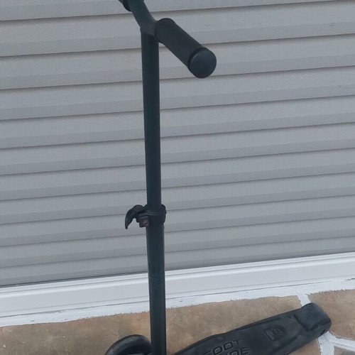 Scoot & Ride Highwaykick three-wheel scooter used, black