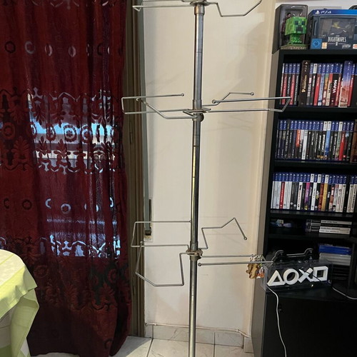 Iron tall rotating stand like new