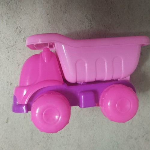 Children's beach set with truck and accessories, like new, pink