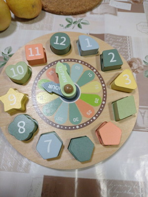 Wooden learning clock Skag new