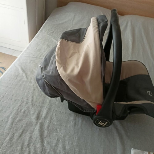 Bebe Stars Baby Car Seat like new, grey-beige