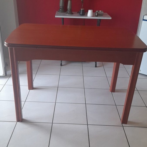 Kitchen table used, extendable, no chairs