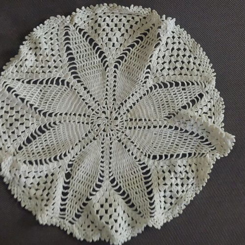 Handmade lace doily crochet used, white, circular 30-32 cm