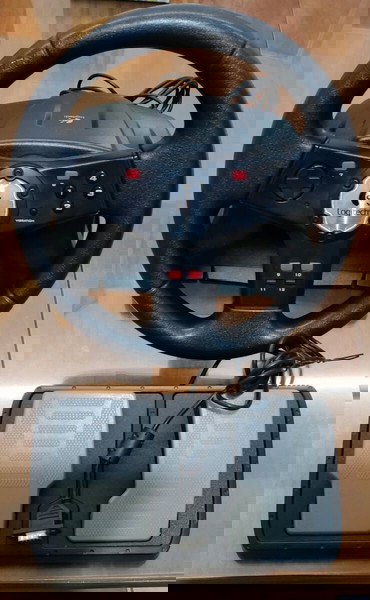 Τιμονιέρα Logitech με πεντάλ για PC