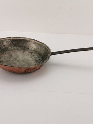 Copper frying pan used, vintage 1920