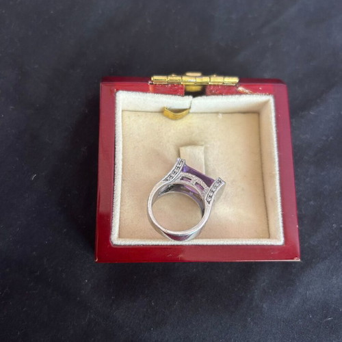 Silver 925 ring with purple stone used