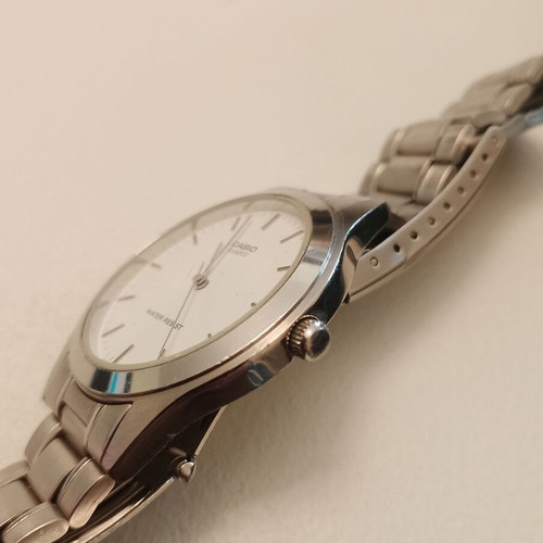 Casio quartz MTP 1128 like new men's watch