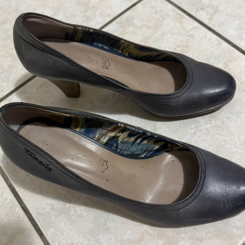 Tamaris women's pumps size 38, grey, lightly used
