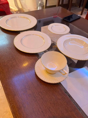 Lenox Temple Collection Citation Gold porcelain set 13 pieces plus 7 platters new