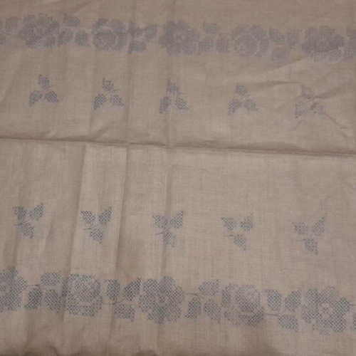 Vintage embroidery tablecloth like new, 100% linen, 50s-60s