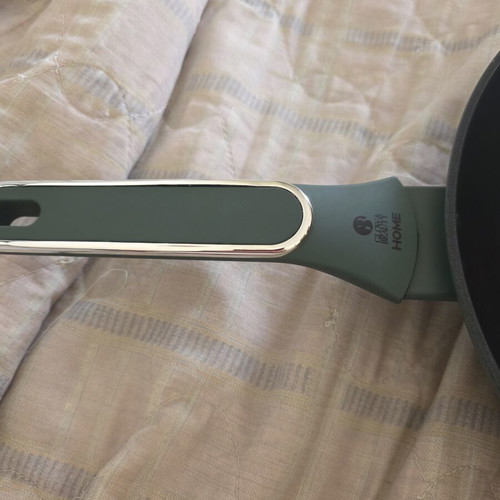 Wok pan Glow and Beauty with green handle, nonstick, new