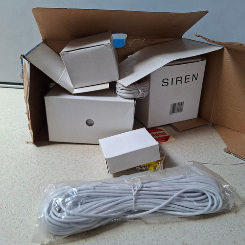HomeSafe System 5100 alarm system with dual motion detectors and siren new