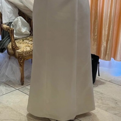 Wedding dress like new with veil, sizes M-L-XL